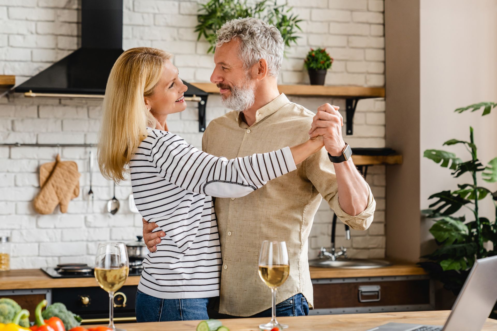 romantic things to do for your wife in bed